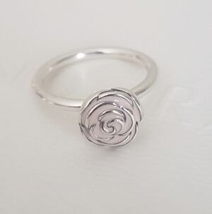 Pandora Rose Garden Ring